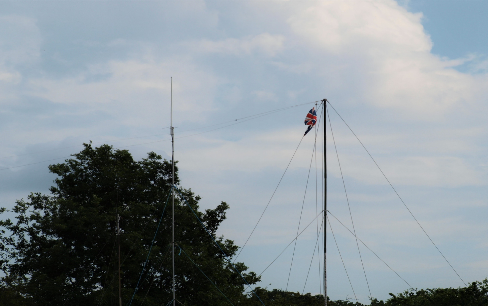 Photo A - antenna in silhouette style